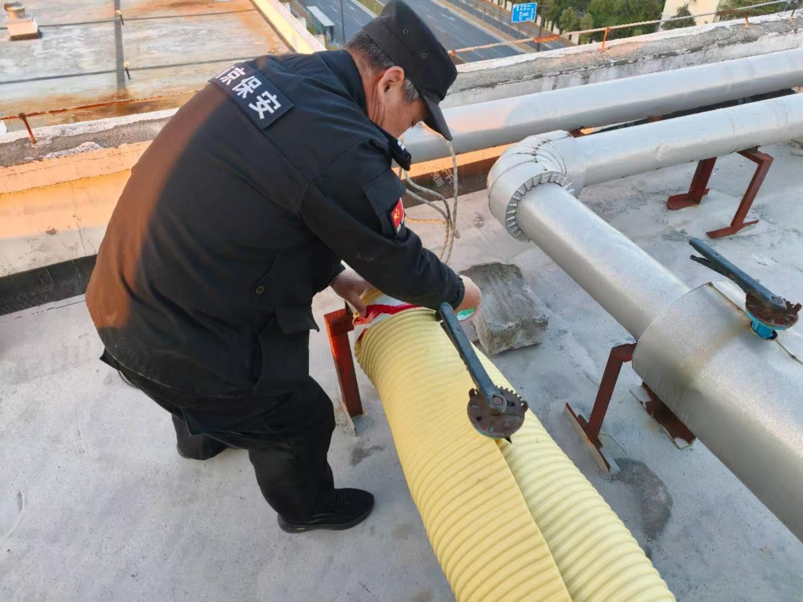 E:/25.12.10后 上傳網(wǎng)站留存/筑牢安全防線 護航平安元旦——南京市保安服務有限公司召開元旦節(jié)前安全生產(chǎn)專題部署會議/14_5.jpg14_5