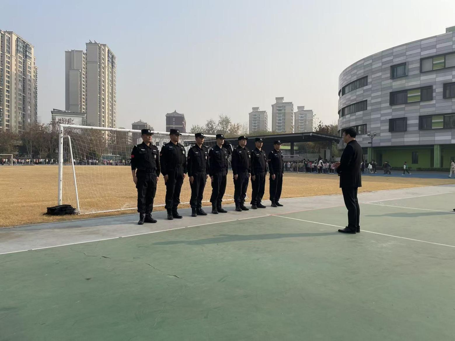 E:/25.12.10后 上傳網(wǎng)站留存/喜報！南京市保安服務(wù)有限公司建鄴分公司榮獲“校園最小應(yīng)急單元技能競賽”一等獎/照片/7f4752ecec0a4eaf4162fae738cff144.jpg7f4752ecec0a4eaf4162fae738cff144