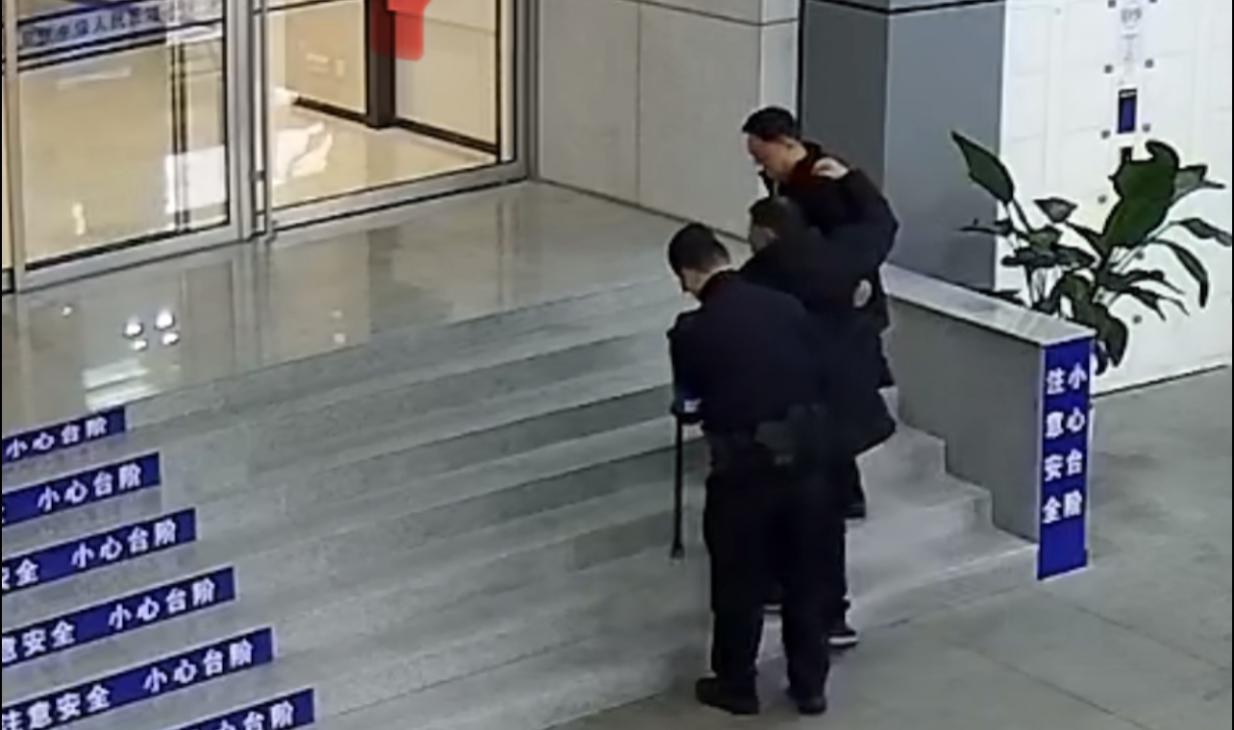 E:/25.12.10后 上傳網(wǎng)站留存/致敬“服務(wù)之星”劉禮兵！南京市保以專業(yè)守護(hù)安全，用溫情溫暖人心/照片/精修/5851dfcd78fd0f1bab3c514af4abc905.jpg5851dfcd78fd0f1bab3c514af4abc905